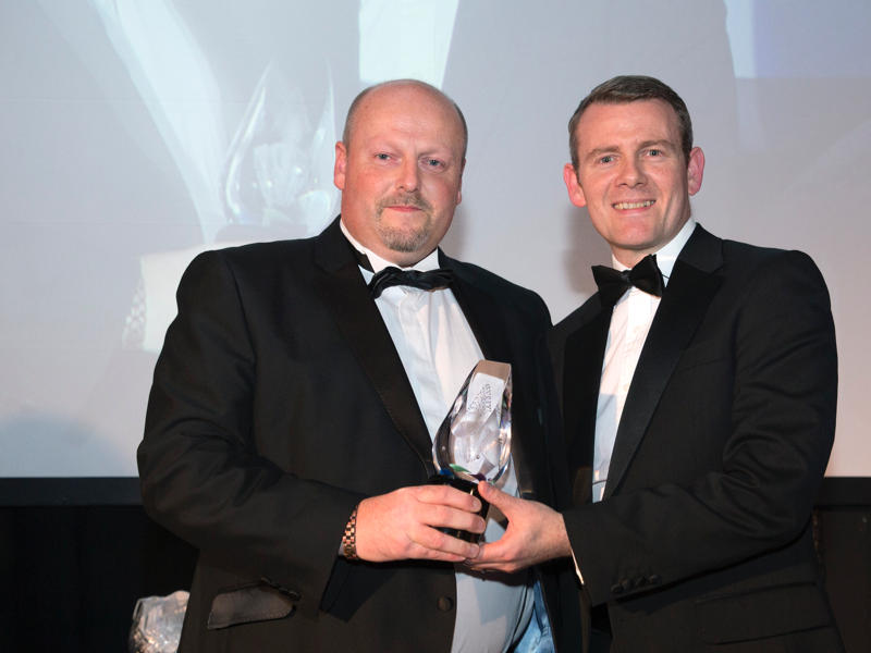 Allan presents award